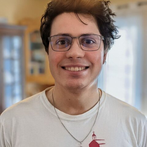 Guilherme Perotta smiling in a casual profile photo
